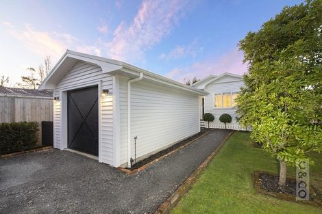 Photo of property in 37 Kaipara Portage Road, Riverhead, 0820