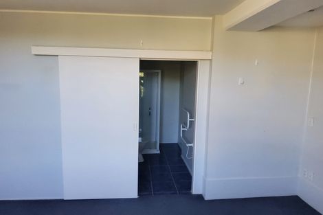 Photo of property in Grandstand Apartments, 37/80u Kent Terrace, Mount Victoria, Wellington, 6011