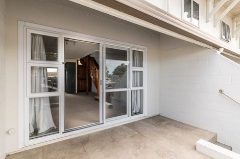 Photo of property in 241 Marine Parade, Napier South, Napier, 4110