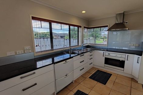 Photo of property in 12 Russett Grove, Henderson, Auckland, 0612