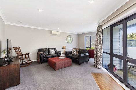 Photo of property in 40 Joseph Banks Drive, Whitby, Porirua, 5024