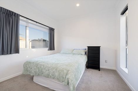 Photo of property in 25 Gilbransen Road, Kumeu, 0810