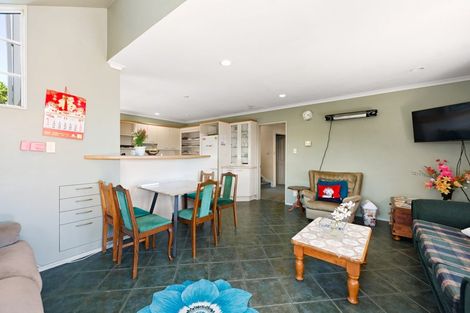 Photo of property in 12 Dover Road, St Andrews, Hamilton, 3200
