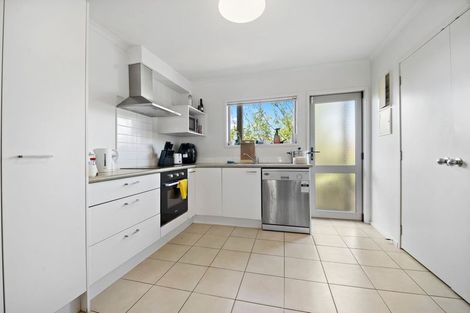 Photo of property in 12/94 Glengarry Road, Glen Eden, Auckland, 0602