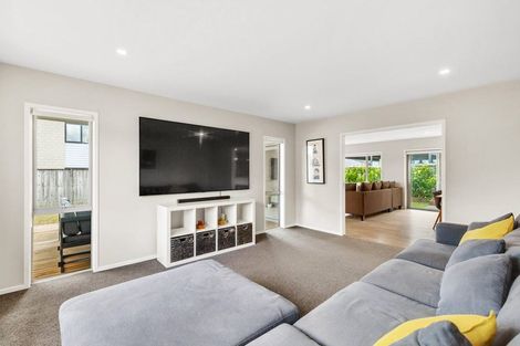 Photo of property in 5 Raymond Grace Avenue, Huapai, Kumeu, 0810