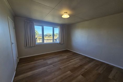 Photo of property in 5 Karewa Street, Castlecliff, Whanganui, 4501