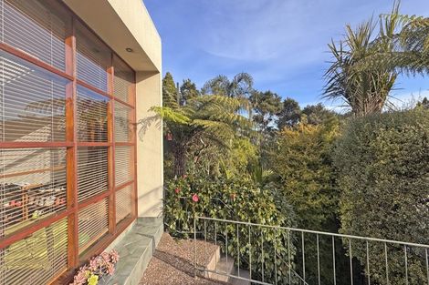 Photo of property in 8 Langstone Place, Chatswood, Auckland, 0626