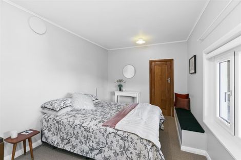 Photo of property in 9 Shortland Street, Khandallah, Wellington, 6035