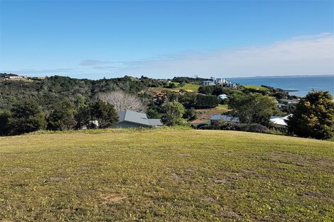Photo of property in 37 Seaview Road, Cable Bay, 0420