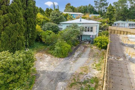 Photo of property in 10 Seymour Road, Sunnyvale, Auckland, 0612
