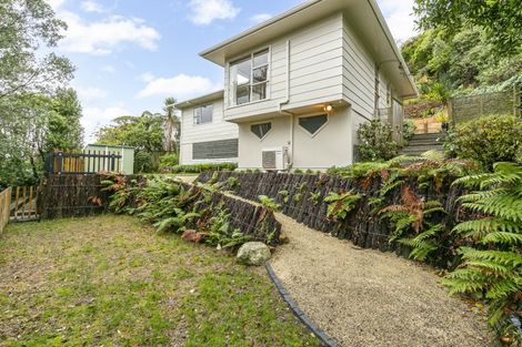 Photo of property in 85 Ruskin Road, Newlands, Wellington, 6037