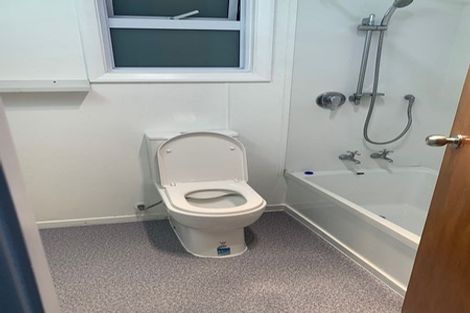 Photo of property in 1 Wakefield Terrace, Tawa, Wellington, 5028