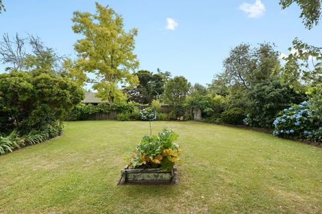 Photo of property in 37 Bouverie Crescent, Flagstaff, Hamilton, 3210