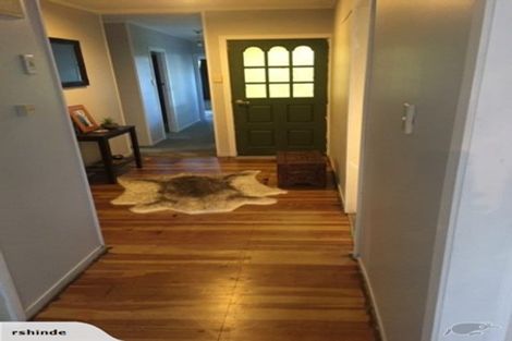 Photo of property in 4 Kaurilands Road, Titirangi, Auckland, 0604