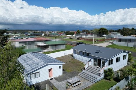 Photo of property in 7 Hennessy Street East, Foxton Beach, Foxton, 4815