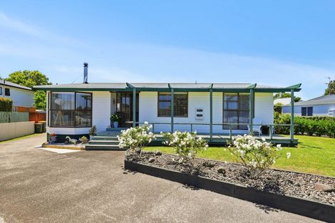 Photo of property in 6 Vela Place, Clarks Beach, 2122