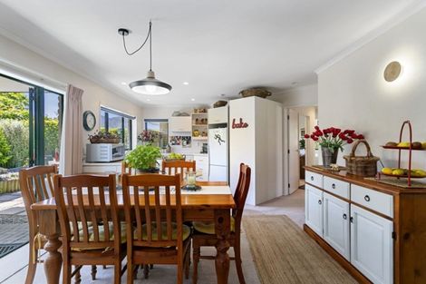 Photo of property in 30 Fairview Terrace, Waipahihi, Taupo, 3330