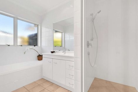 Photo of property in 52 Lysaght Place, Welcome Bay, Tauranga, 3112