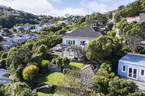 Photo of property in 9 Shortland Street, Khandallah, Wellington, 6035