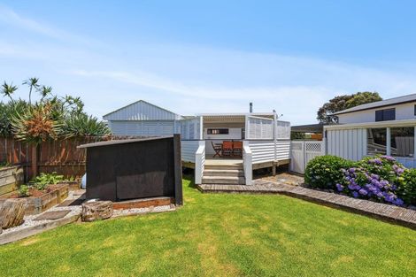 Photo of property in 6 Vela Place, Clarks Beach, 2122