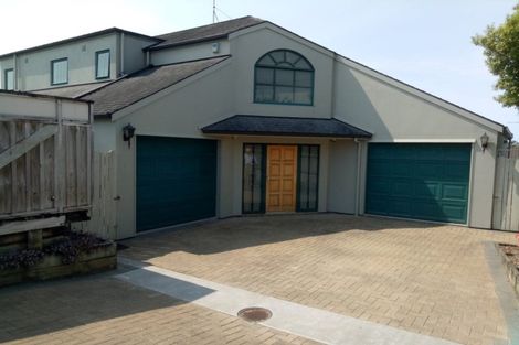 Photo of property in 15 Quebec Road, Milford, Auckland, 0620