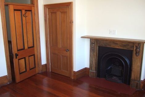 Photo of property in 80 Rolleston Street, Mount Cook, Wellington, 6021