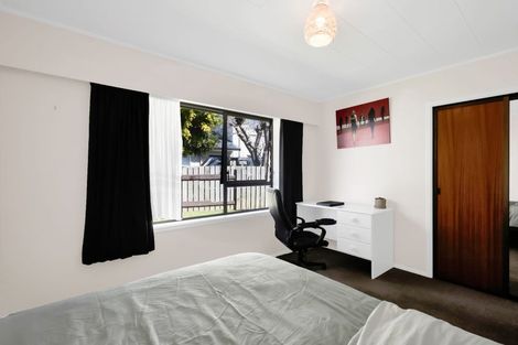 Photo of property in 323 Mangorei Road, Merrilands, New Plymouth, 4312