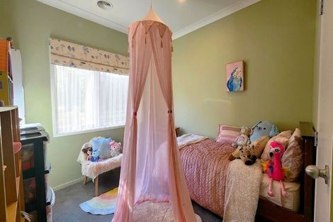 Photo of property in 73 Amesbury Drive, Churton Park, Wellington, 6037