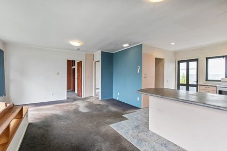 Photo of property in 2/16 Ramillies Place, Glenfield, Auckland, 0629