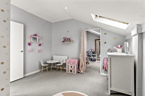 Photo of property in 223 Muritai Road, Eastbourne, Lower Hutt, 5013