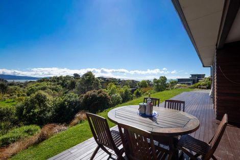 Photo of property in 19 Sandridge Terrace, Pohara, Takaka, 7183