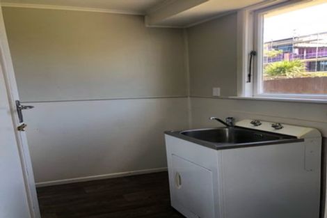 Photo of property in 3164 Great North Road, New Lynn, Auckland, 0600