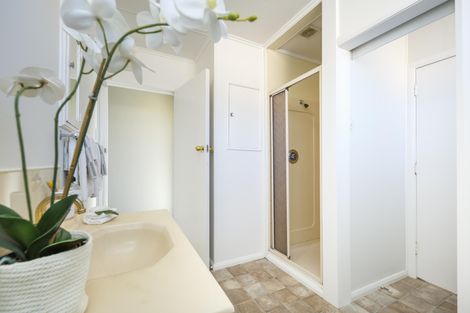 Photo of property in 10 Greenock Place, Awapuni, Palmerston North, 4412