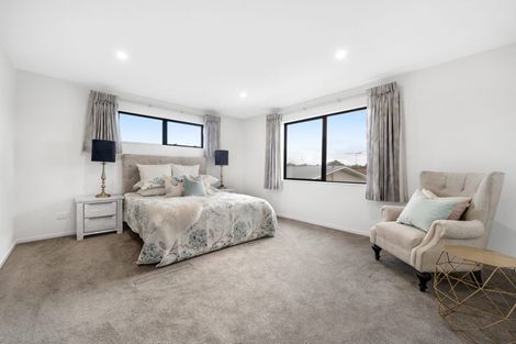 Photo of property in 74a Walworth Avenue, Pakuranga Heights, Auckland, 2010