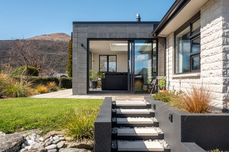 Photo of property in 15 Bracken Street, Arrowtown, 9302