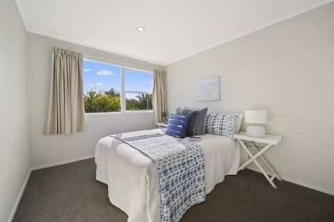 Photo of property in 72 Walworth Avenue, Pakuranga Heights, Auckland, 2010