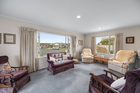 Photo of property in 14 Flemington Place, Taradale, Napier, 4112