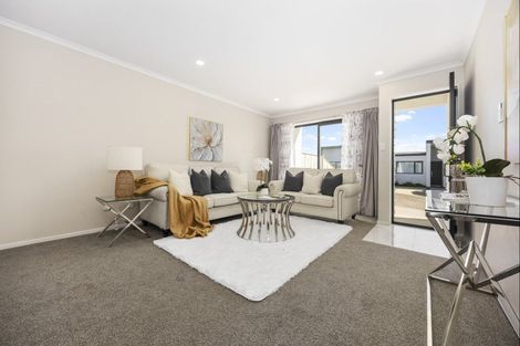 Photo of property in 27a Poruru Close, Papakura, 2110