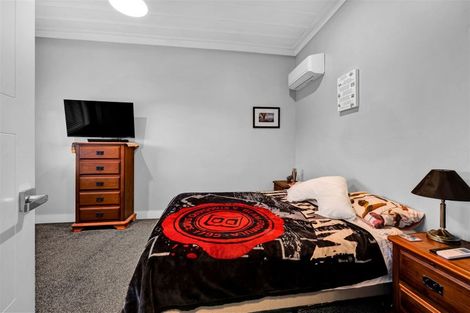 Photo of property in 42 Collins Street, Hawera, 4610