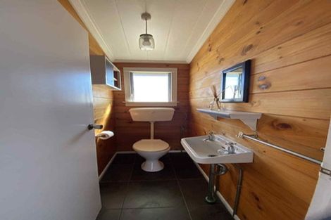 Photo of property in 8-8a Walton Avenue, Waikanae, 5036