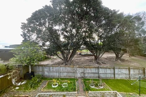 Photo of property in 1/25 Aotearoa Terrace, Murrays Bay, Auckland, 0630
