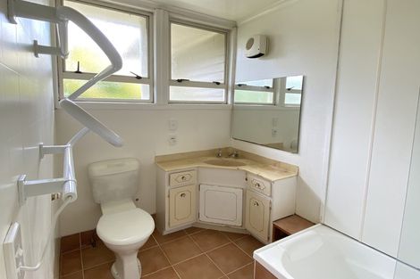 Photo of property in 25 Withers Road, Glen Eden, Auckland, 0602