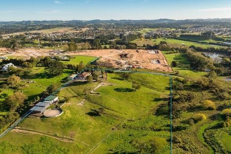 Photo of property in 58 Burns Lane, Kumeu, 0892