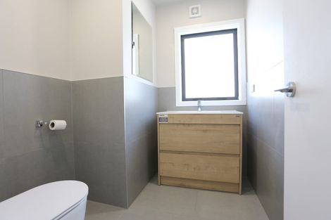 Photo of property in 128 Beach Road, Castor Bay, Auckland, 0620