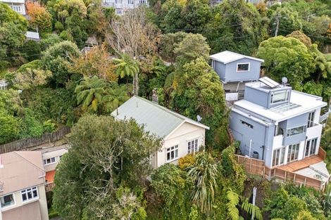 Photo of property in 8 Northland Road, Northland, Wellington, 6012
