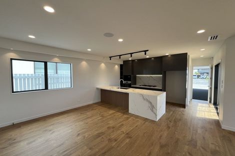 Photo of property in 1 Pukeko Road, Hobsonville, 0616