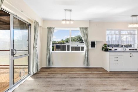 Photo of property in 4 Azalea Place, Waiuku, 2123