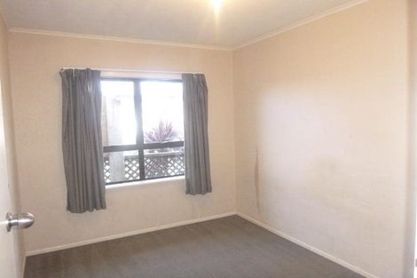 Photo of property in 8 Helleur Road, Massey, Auckland, 0614