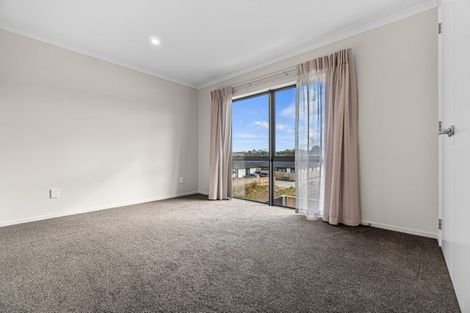Photo of property in 27 Kakariki Lane, Rototuna North, 3210