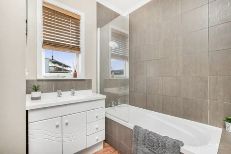 Photo of property in 1/27 Kelvin Road, Papakura, 2110